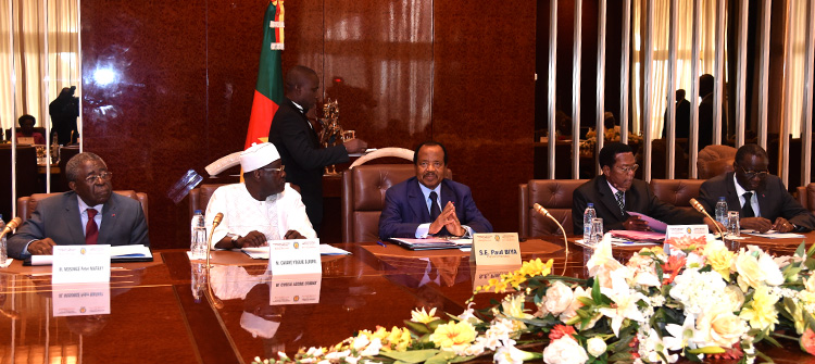 Réunion du bureau politique du RDPC au Palais de l'Unité