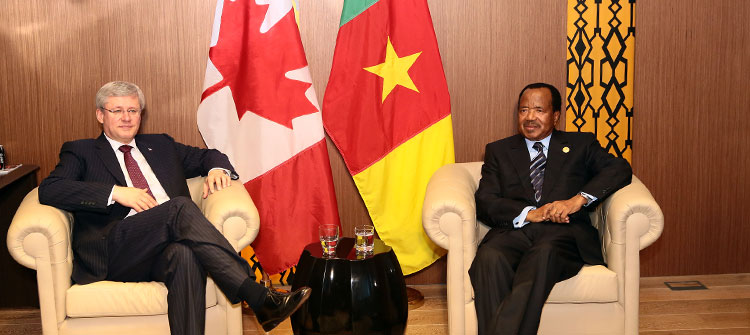 President Paul BIYA has discussions with François HOLLANDE and Stephen HARPER in Dakar